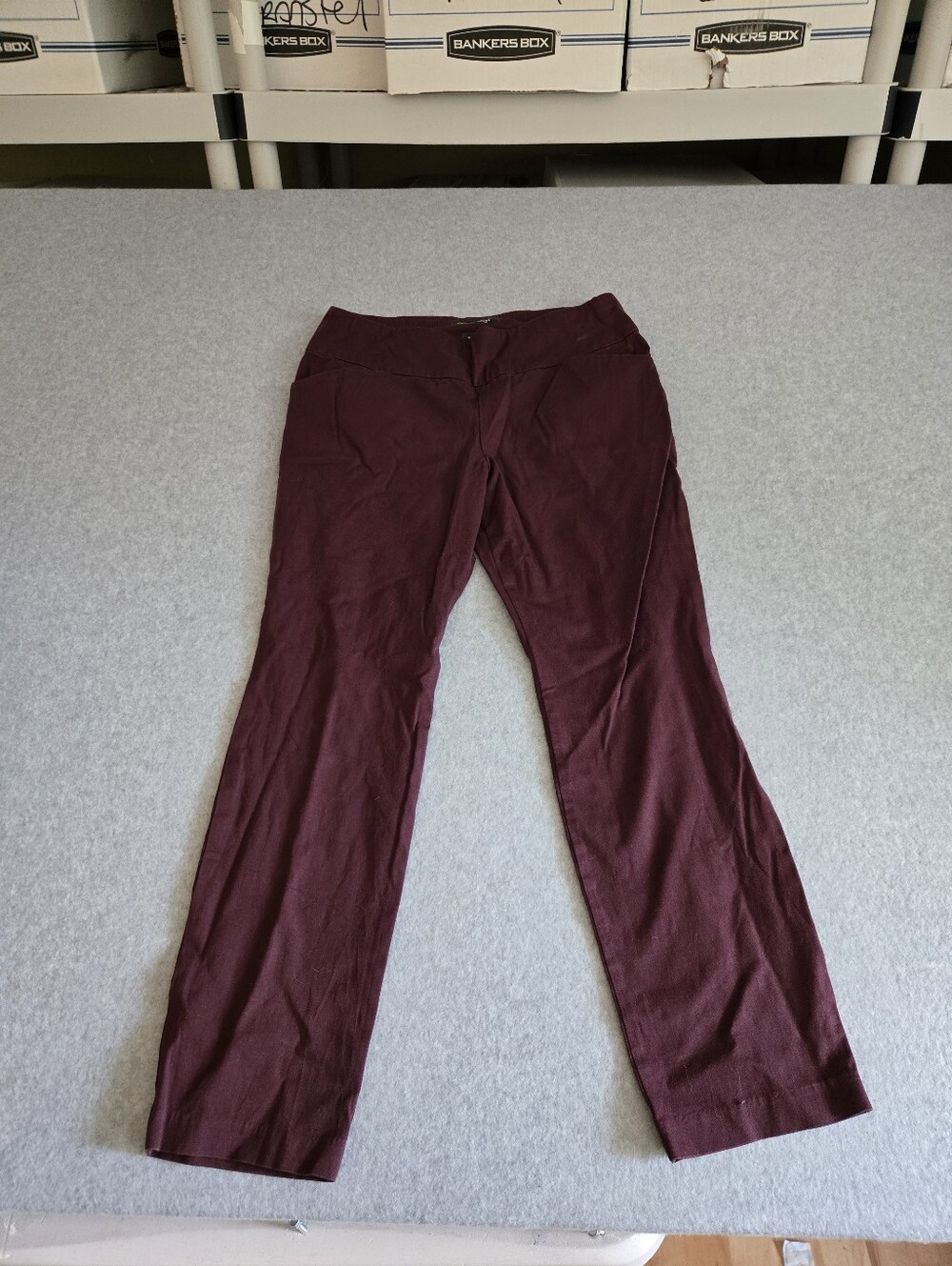 Lee Women's Slim Fit Slim Leg Mid Rise Sculpting Pants Burgundy Size 8 Short